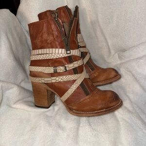 OG size 10 tan multi Balboa